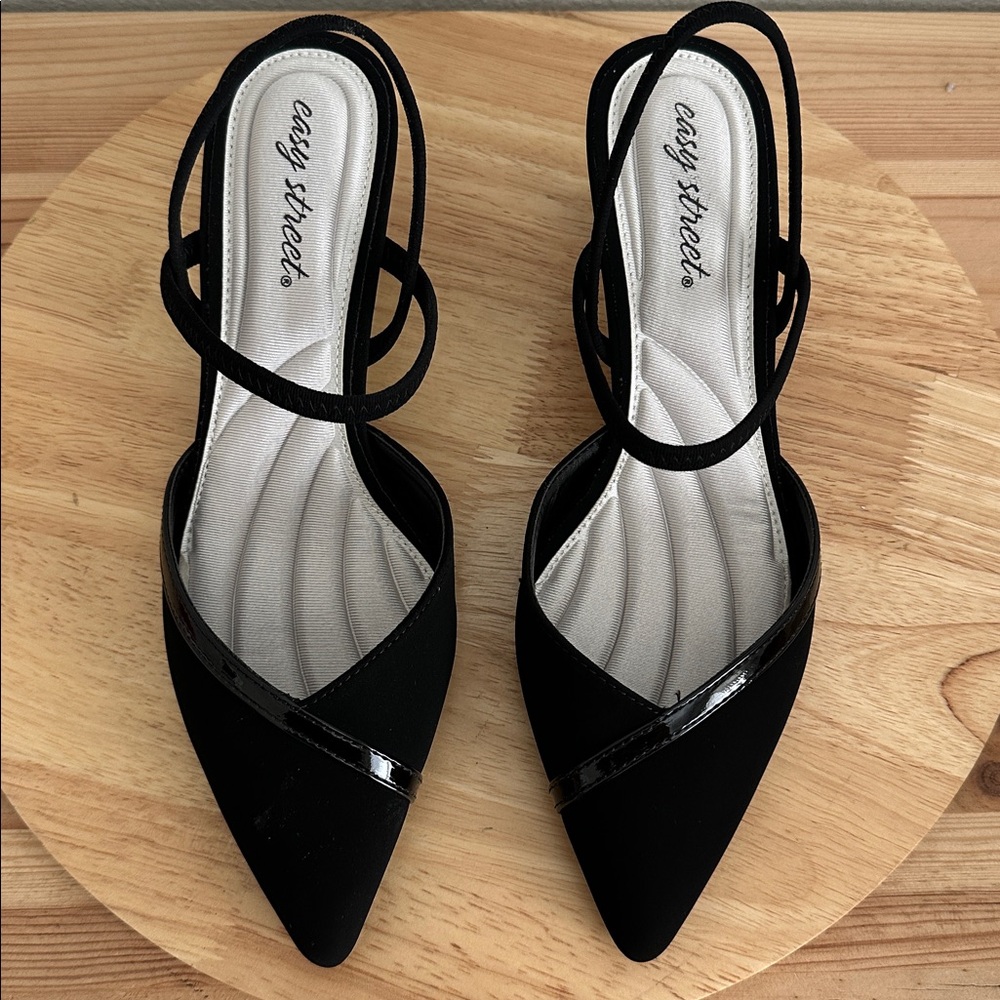 Easy Street Unna Womens Round Kitten Heel Pumps 8ww